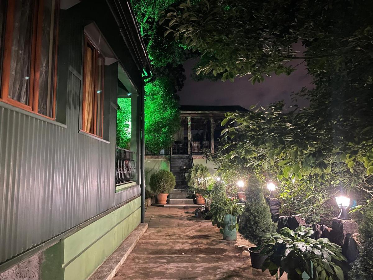 Apartment Green House マヒンジャウリ エクステリア 写真