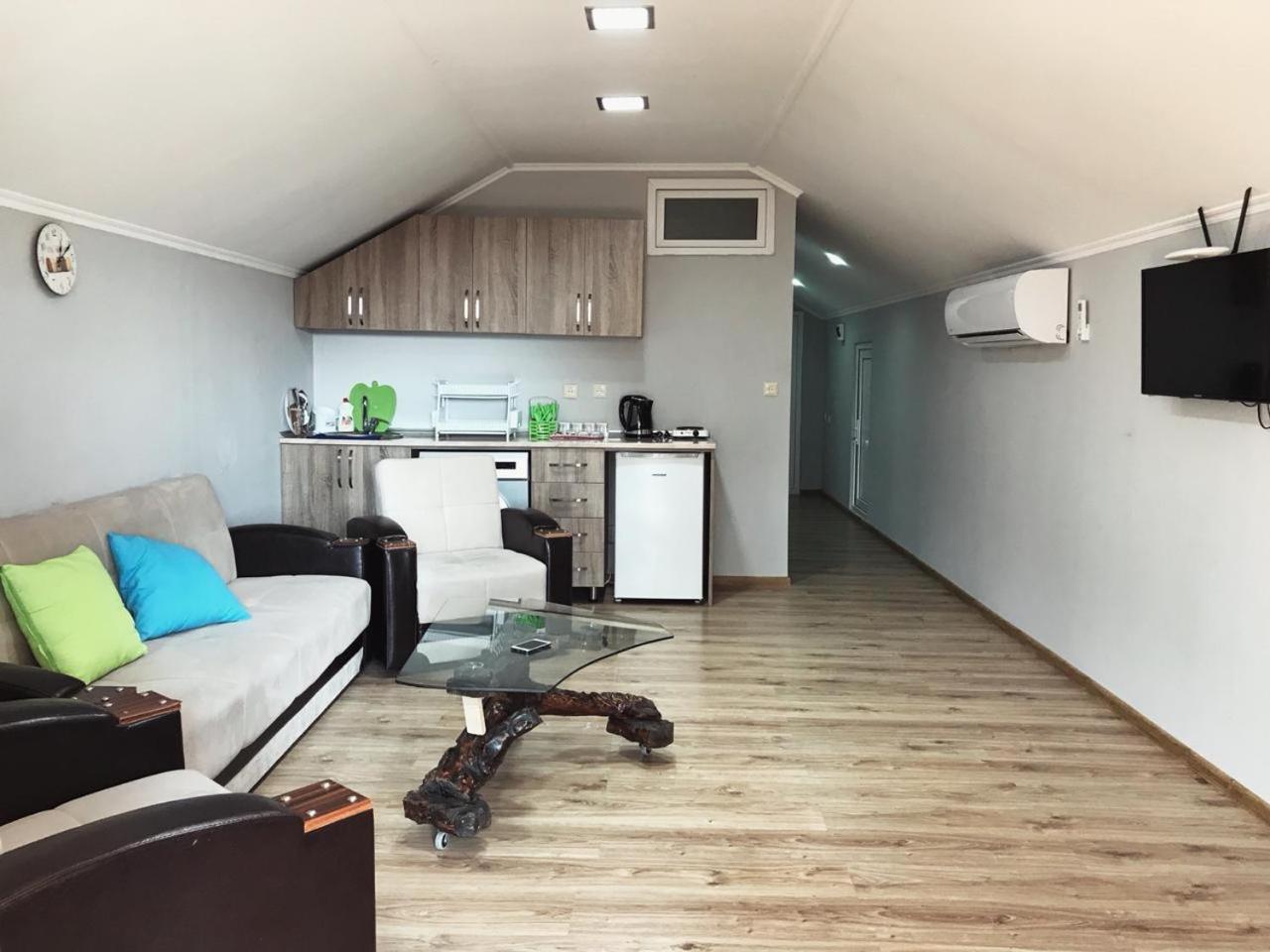 Apartment Green House マヒンジャウリ エクステリア 写真